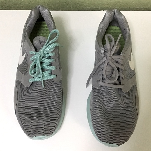 Nike Kaishi Women’s Athletic Shoes Sneakers Gray White Aqua Sports Classic Sz 9 - Picture 2 of 12